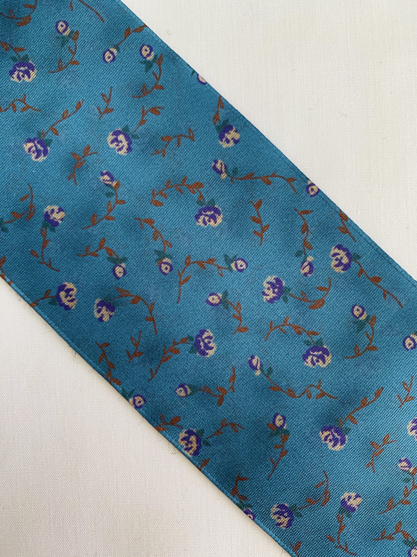 CINTA DE PELO ESTAMPADO DE FLORES AZUL, VERDE DE 6 CENTÍMETROS DE ANCHO