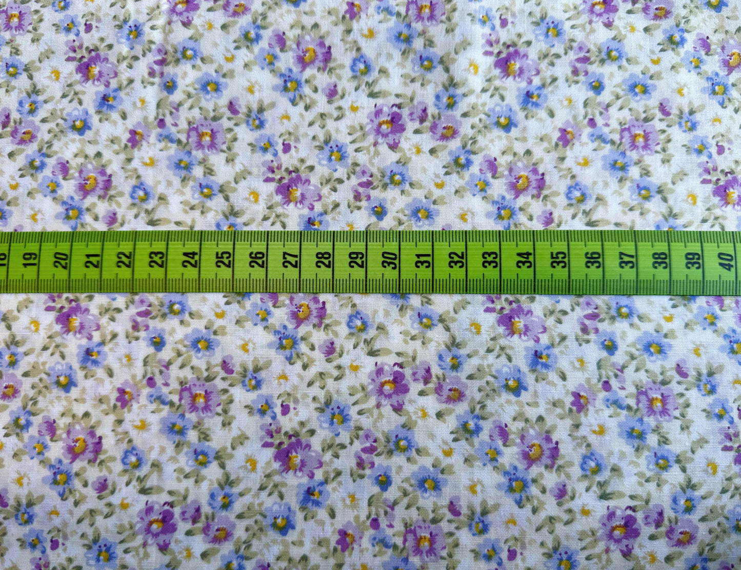 TELA INFANTIL ESTAMPADA DE 1,50 CENTÍMETROS DE ANCHO. 14 EUROS /METRO.
