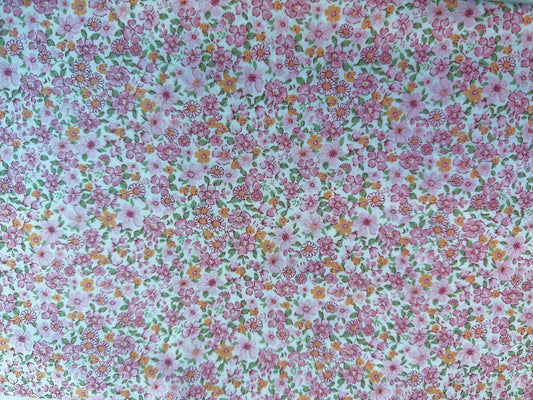 TELA ESTAMPADA DE 1,5 METROS DE ANCHO. 10 EUROS/ METRO.