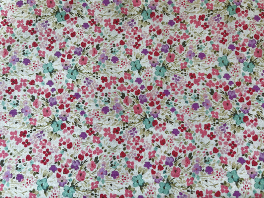 TELA ESTAMPADA DE 1,5 METROS DE ANCHO. 10 EUROS/ METRO.